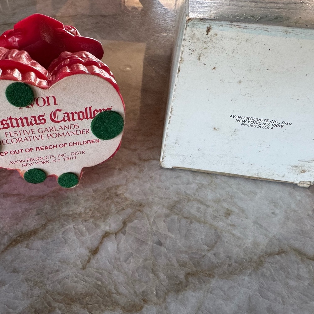 Vintage Avon Red Pomander Wax Christmas Carolers - Picture 6 of 10